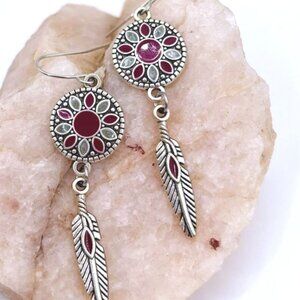 Western Southwestern Antiqued Silver Burgundy Feather Dream Catcher Earrings New